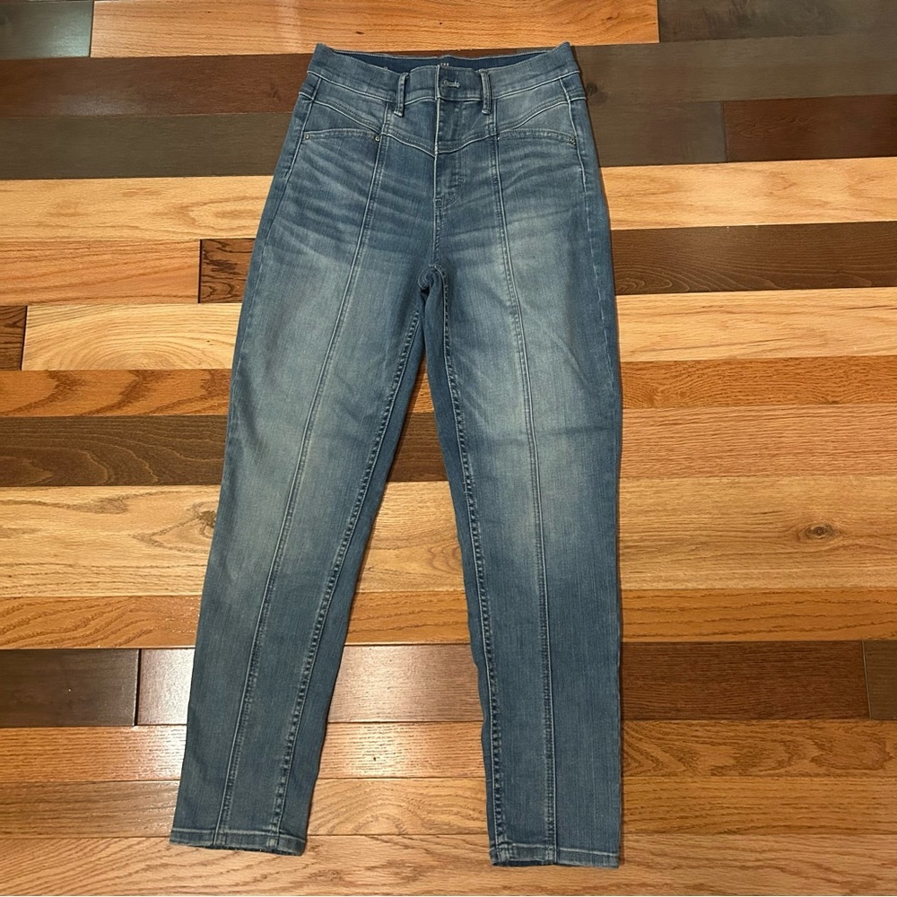 White House Black Market The Tapered Ankle Blue Women's Jeans High Rise Size 2